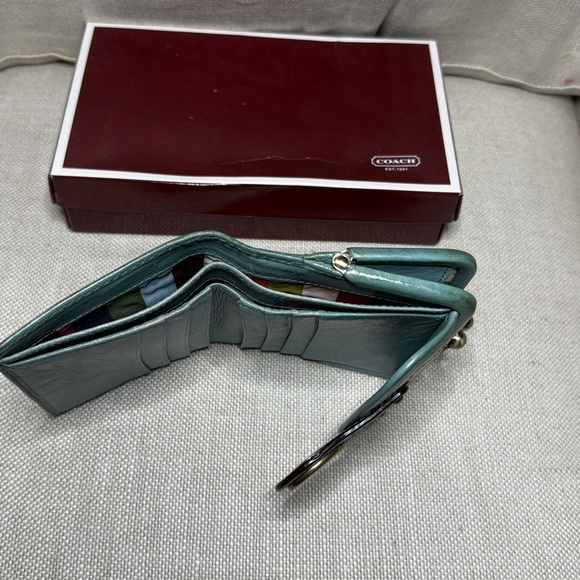 Coach Legacy Kisslock Vachetta Teal Leather Wallet - Picture 8 of 8